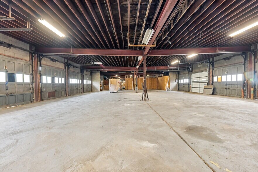More Photos Of 98 Sproul St, McKees Rocks Truck Terminal For Sale