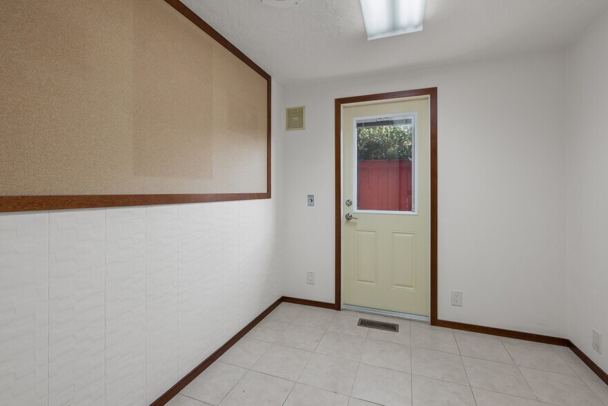 More Photos Of 412 N Main St, Coupeville Healthcare For Sale