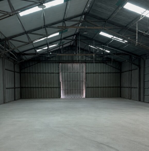 More Photos Of 5709 Hart St, Fort Worth Warehouse For Lease