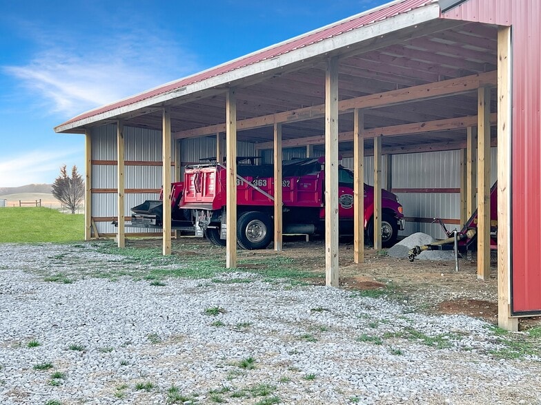 More Photos Of 2982 Harvey Bowden Rd, Paris Winery Vineyard For Sale