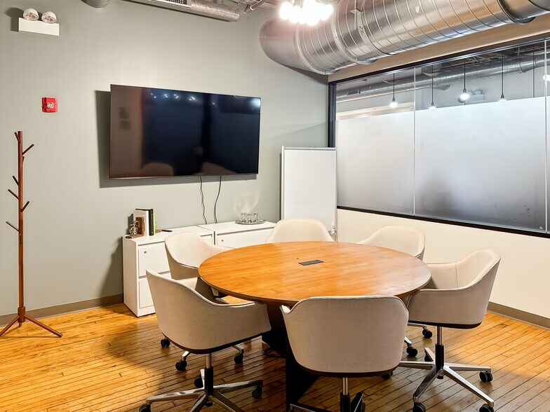 More Photos Of 320 W Ohio St, Chicago Coworking Space