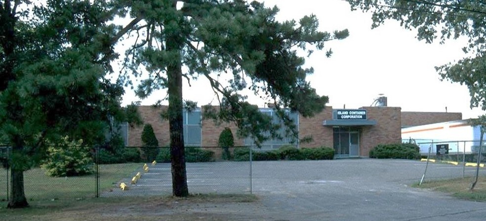 Primary Photo Of 263 Merritt Ave, Wyandanch Warehouse For Lease