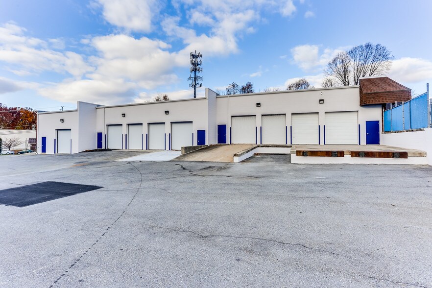 More Photos Of 7660-7680 Airpark Rd, Gaithersburg Light Distribution For Lease