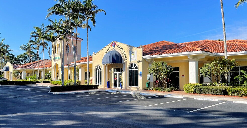More Photos Of 1680 S Central Blvd, Jupiter Medical For Lease