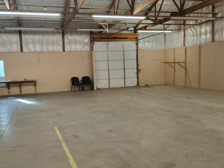 More Photos Of 1430 E Springhill Dr, Terre Haute General Retail For Lease