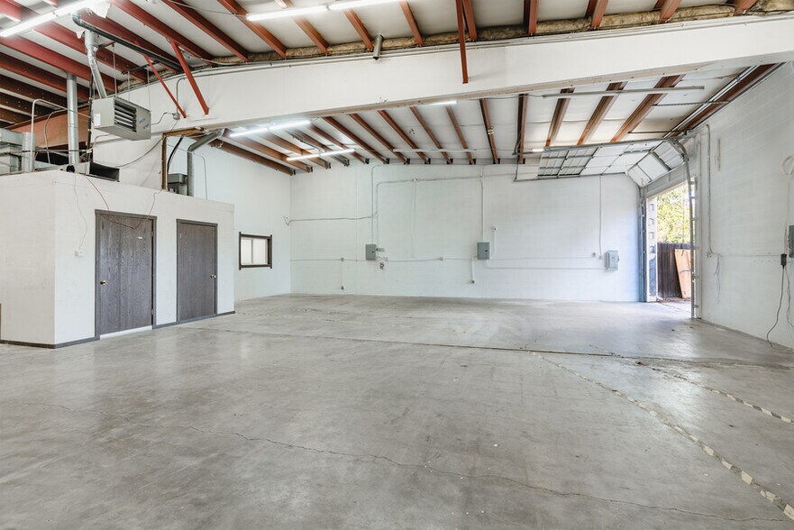 More Photos Of 418 E 3rd St, Loveland Light Manufacturing For Sale