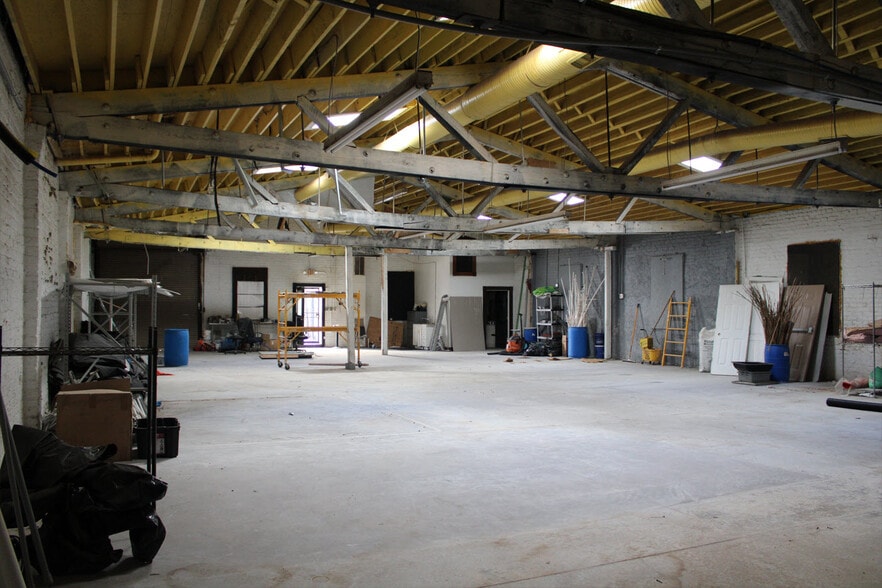 More Photos Of 1308-1310 Rear Hull St, Richmond Warehouse For Sale