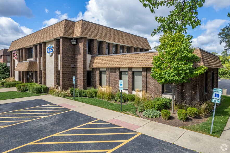 More Photos Of 261 E Lake St, Bloomingdale Office For Lease