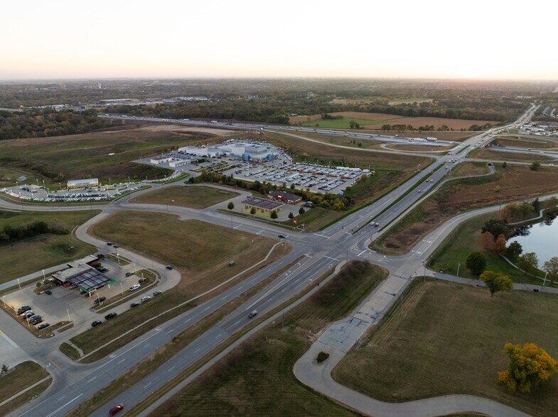 More Photos Of 111th St @ Frontage St, Urbandale Land For Sale