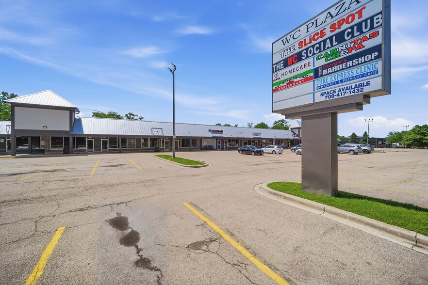 More Photos Of 944 E Roosevelt Rd, West Chicago Storefront For Lease
