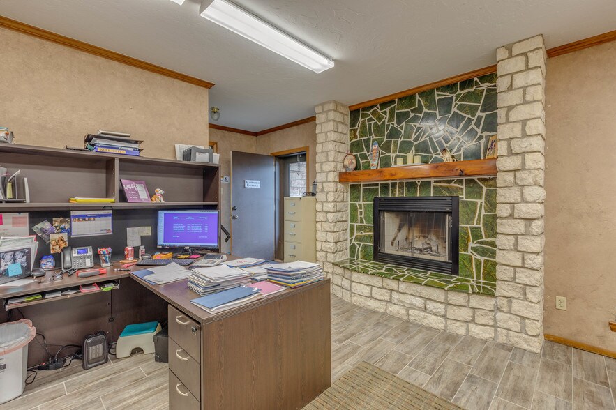More Photos Of 1035 S Berry Rd, Norman Office For Sale