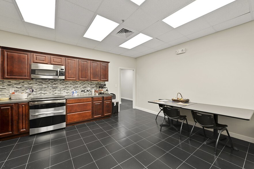 More Photos Of 3436-3544 Main St, Moss Point Unknown For Lease