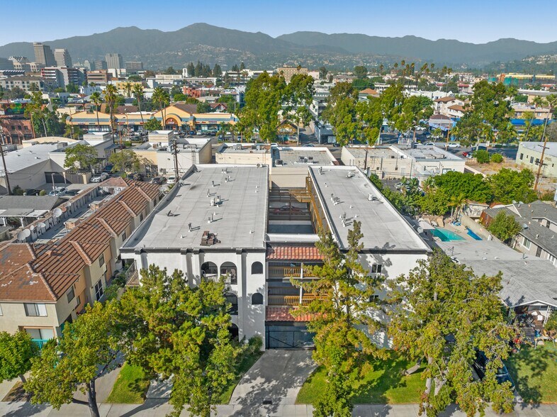 More Photos Of 629-631 E Elk Ave, Glendale Apartments For Sale