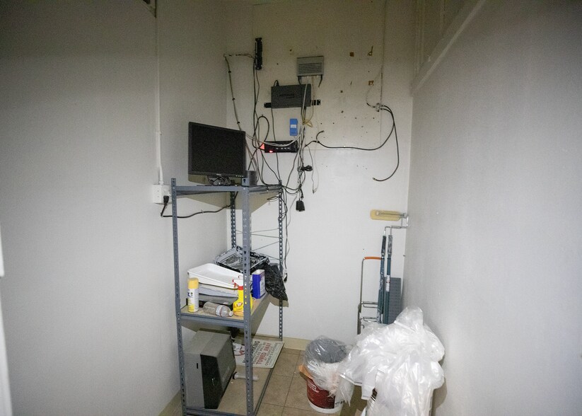 More Photos Of 922 S Atlantic Blvd, East Los Angeles Office For Sale