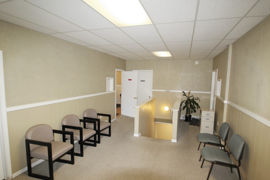 More Photos Of 150 E Sprague Rd, Broadview Heights Office For Lease