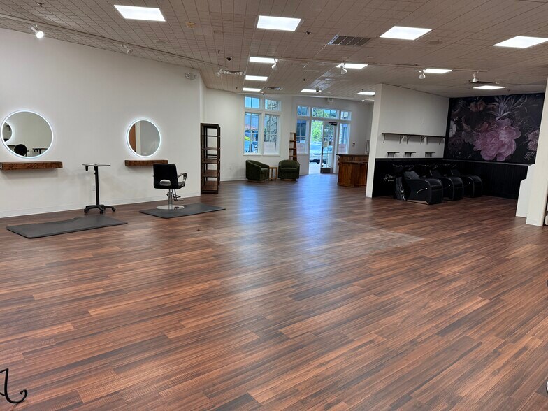 More Photos Of 451-465 Canyon del Rey Blvd, Del Rey Oaks Unknown For Lease