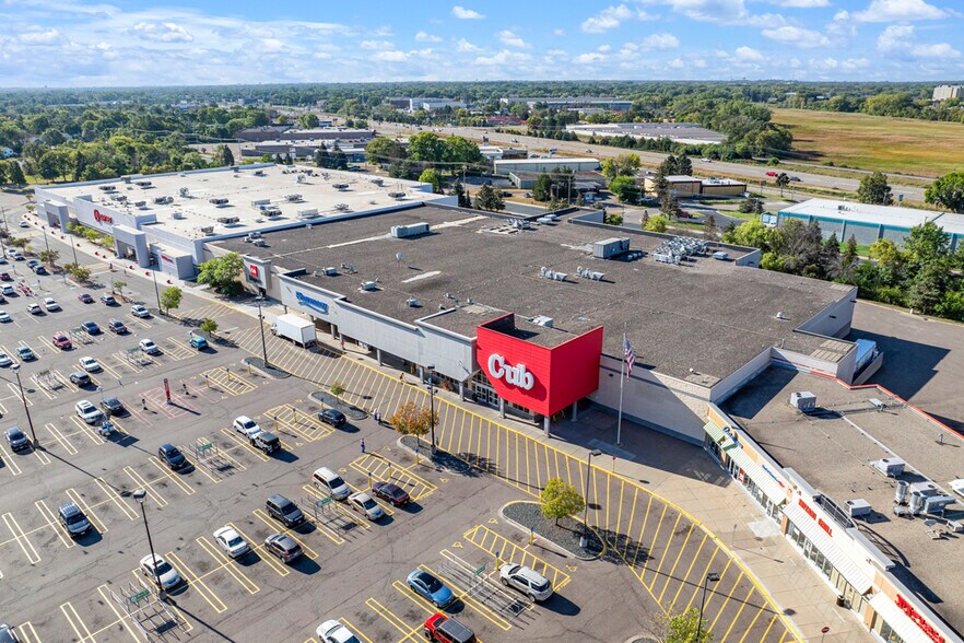 More Photos Of 7535-7641 W Broadway, Brooklyn Park General Retail For Lease