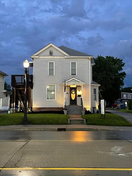 More Photos Of 232 S Buchanan St, Edwardsville Office Residential For Lease