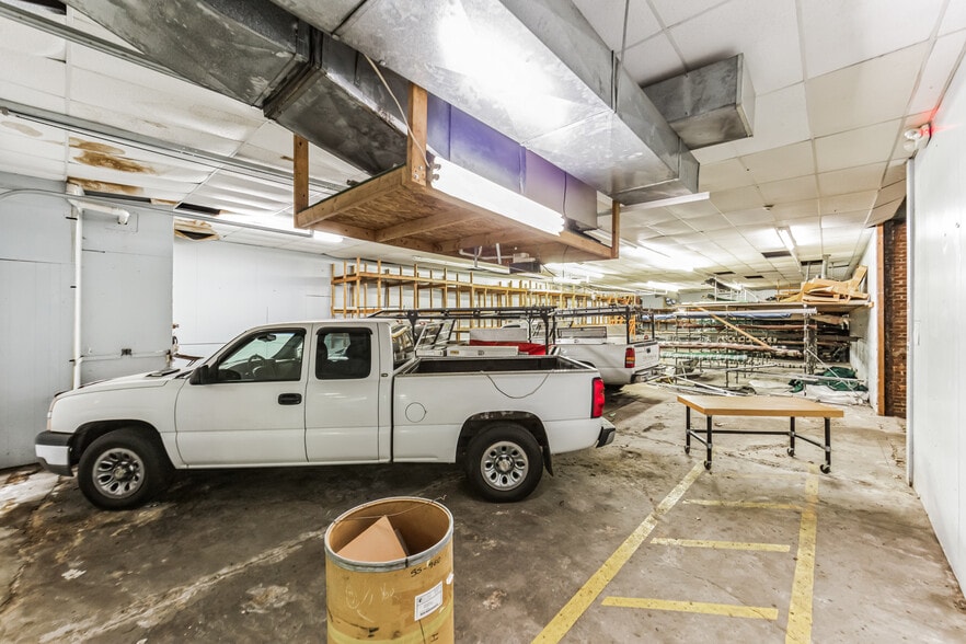 More Photos Of 65 E Fayette St, Uniontown Showroom For Sale