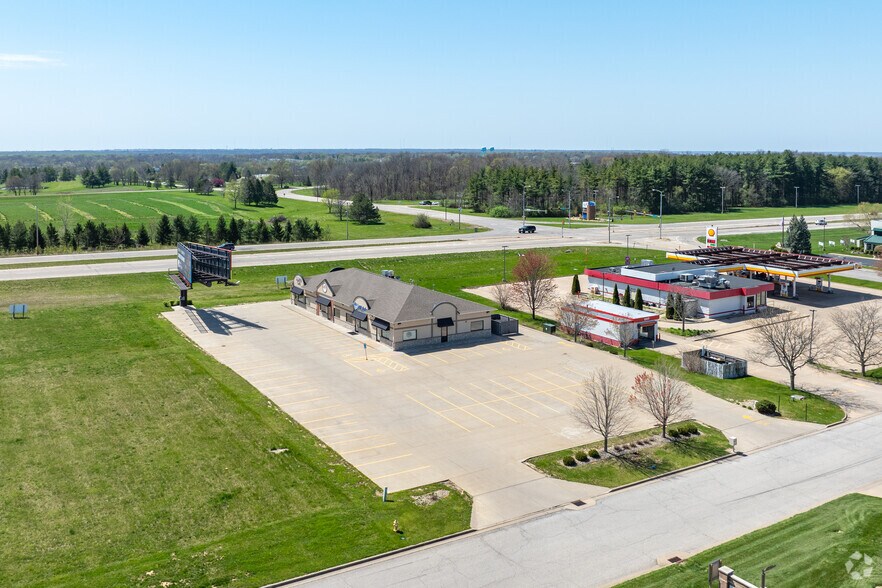 More Photos Of 109-111 Eastgate Dr, Washington Storefront Retail Office For Lease