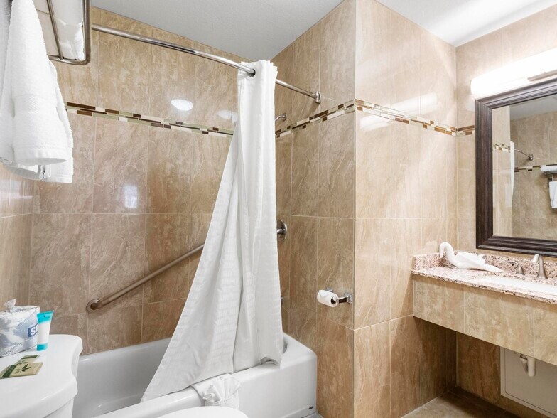 More Photos Of 1349 Idaho St, Elko Hotel For Sale
