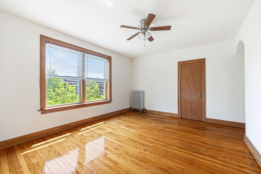 More Photos Of 1400-1410 W Devon Ave, Chicago Apartments For Sale