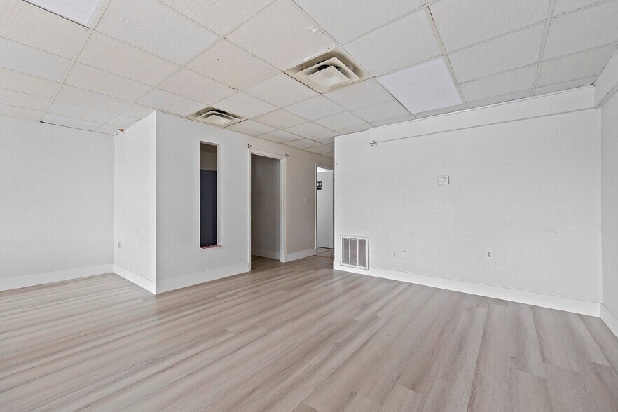 More Photos Of 4134-4136 W US Highway 90, Lake City Freestanding For Sale