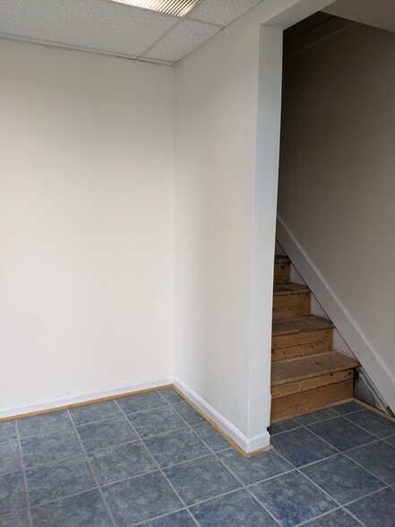 More Photos Of 5244 Challedon Dr, Virginia Beach Light Distribution For Lease