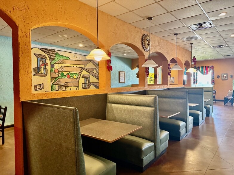 More Photos Of 200 N Central Ave, Parsons General Retail For Sale