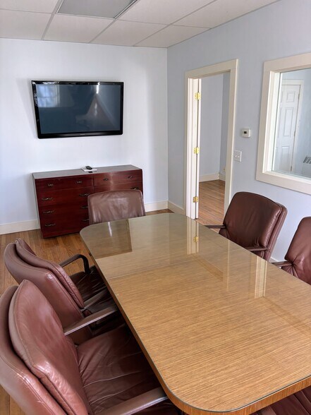 More Photos Of 12 Main St, Essex Office For Lease