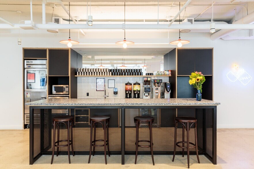 More Photos Of 575 Lexington Ave, New York Office For Sale