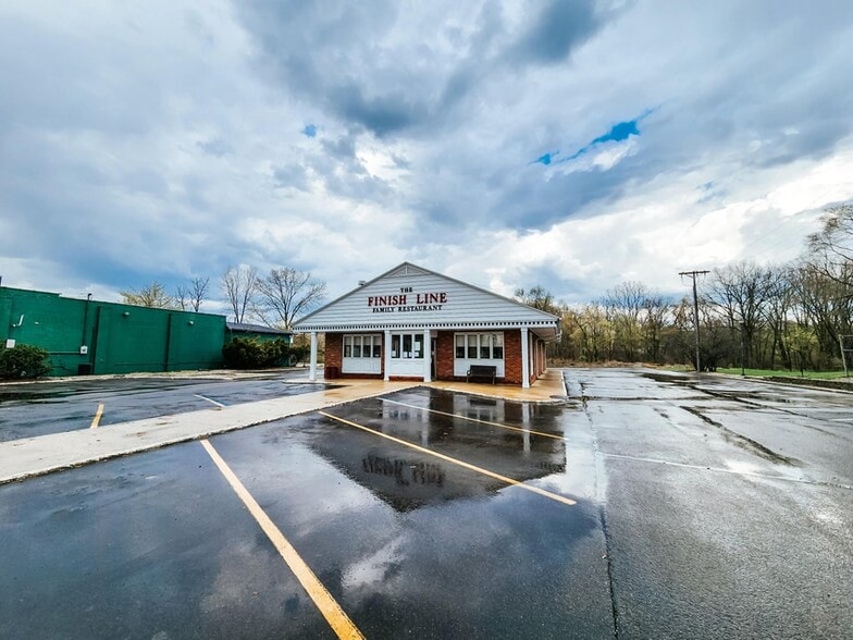 More Photos Of 75 W Carleton Rd, Hillsdale Restaurant For Sale