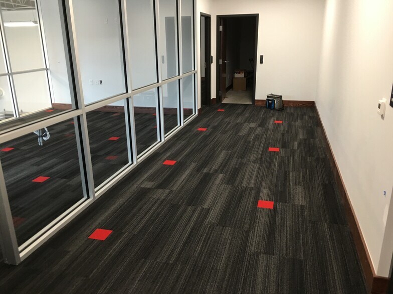 More Photos Of 23 W Pike St, Houston Storefront Retail Office For Lease