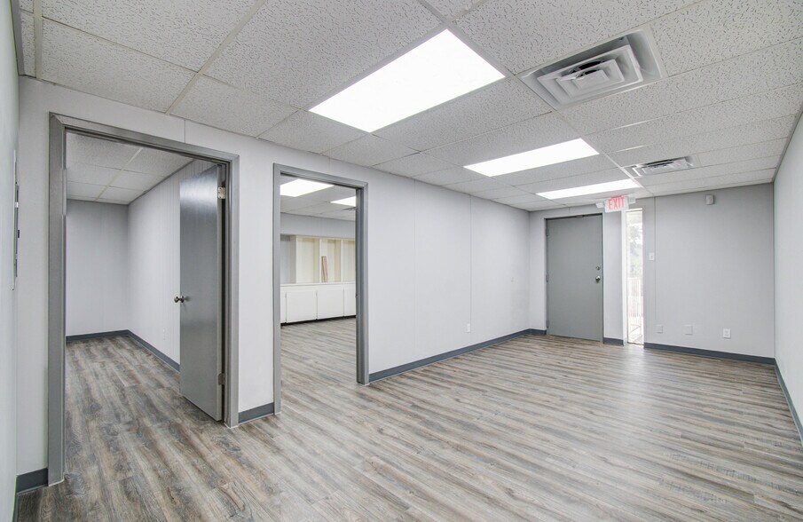 More Photos Of 8730 Ley Rd, Houston Warehouse For Lease