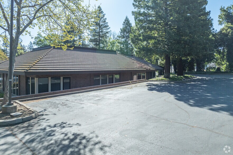 More Photos Of 3626 Fair Oaks Blvd, Sacramento Unknown For Lease