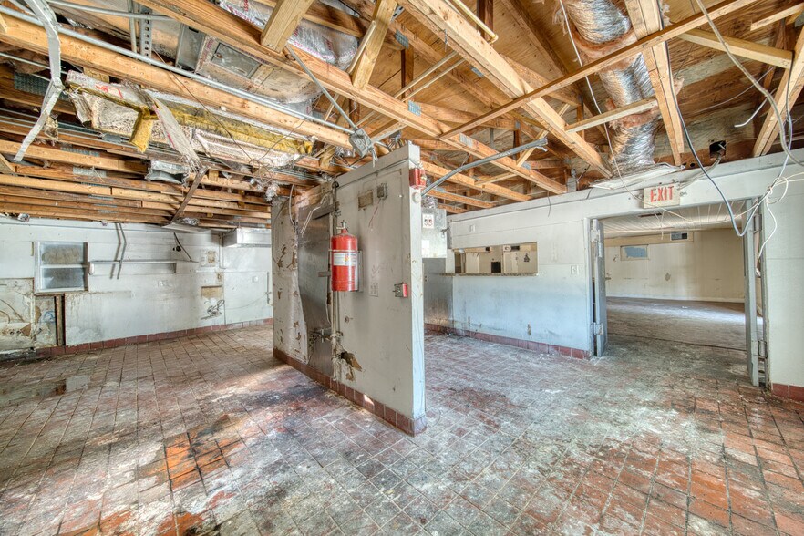 More Photos Of 601 NW 22nd Rd, Fort Lauderdale Restaurant For Sale