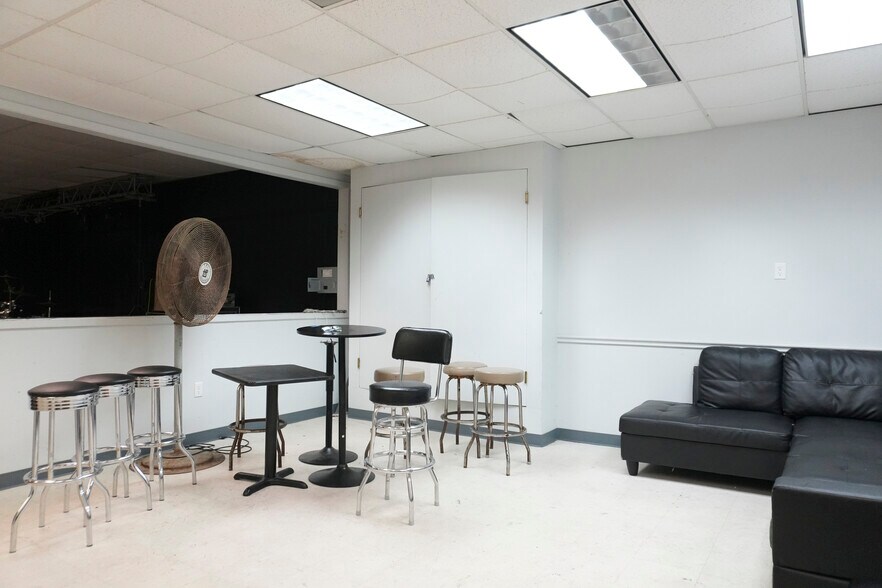 More Photos Of 4243 S Port Ave, Corpus Christi Freestanding For Lease
