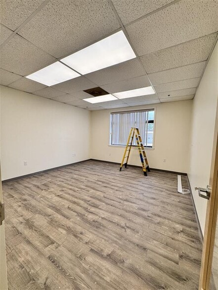 More Photos Of 1625 Washington St, Holliston Unknown For Lease