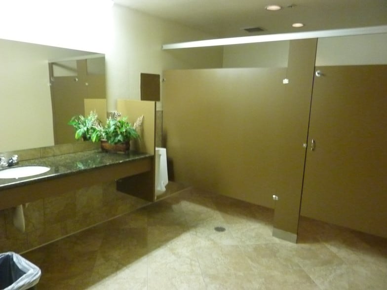 More Photos Of 970 S Village Oaks Dr, Covina Medical For Lease