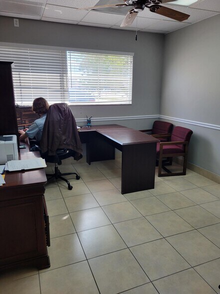 More Photos Of 1323 Viscaya Pky, Cape Coral Medical For Sale