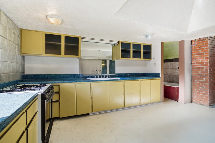 More Photos Of 657 E Main St, Cottage Grove Restaurant For Sale