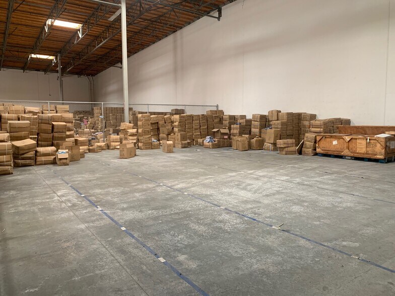 More Photos Of 5866 Smithway St, Commerce Warehouse For Lease