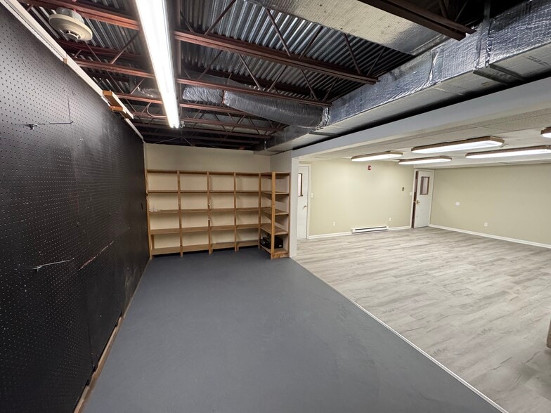 More Photos Of 132 Main St, Southington Bank For Lease