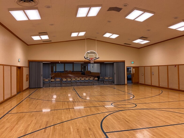 More Photos Of 1533 Market St, Springfield Religious Facility For Sale