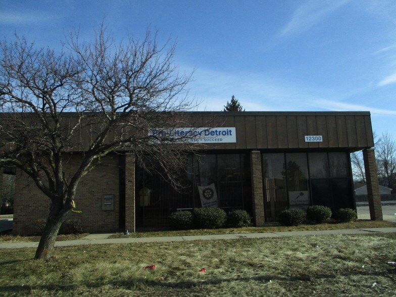 More Photos Of 12300 Morang Rd, Detroit Bank For Lease