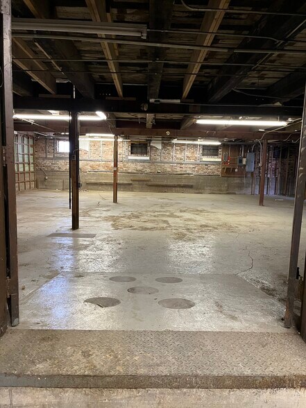 More Photos Of 90 School St, Quincy Manufacturing For Sale