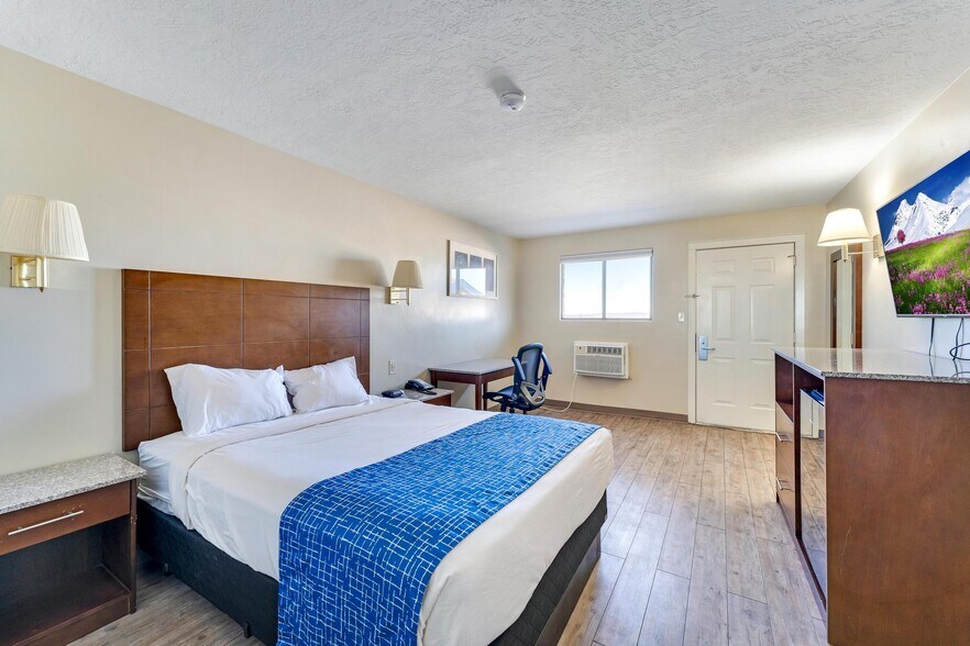More Photos Of 2555 N Freeway Dr, Cedar City Hotel For Sale