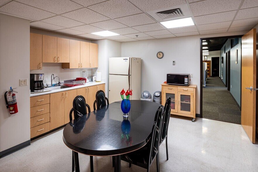 More Photos Of 7201 N Dreamy Draw Dr, Phoenix Loft Creative Space For Lease