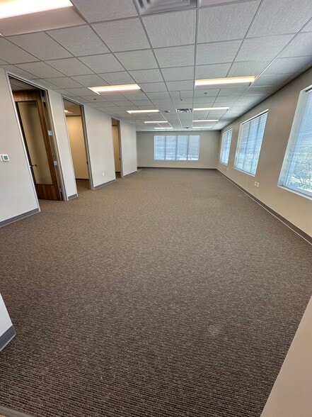 More Photos Of 3216 Napier Park, Shavano Park Medical For Lease