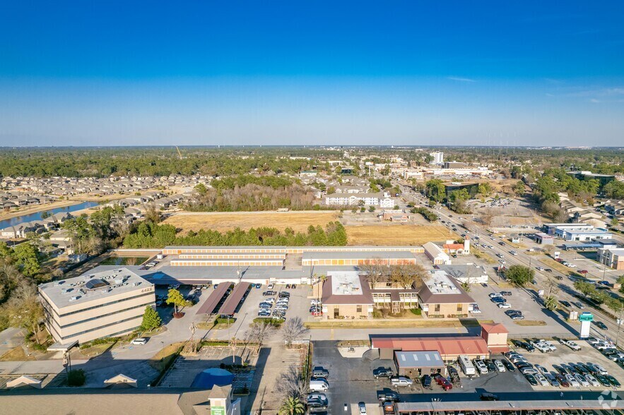 More Photos Of 4448 Fm 1960 Rd W, Houston Auto Repair For Lease